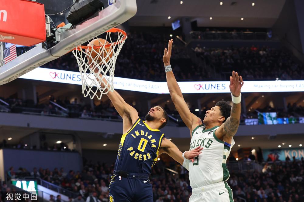 在攻防两端 在攻防两端